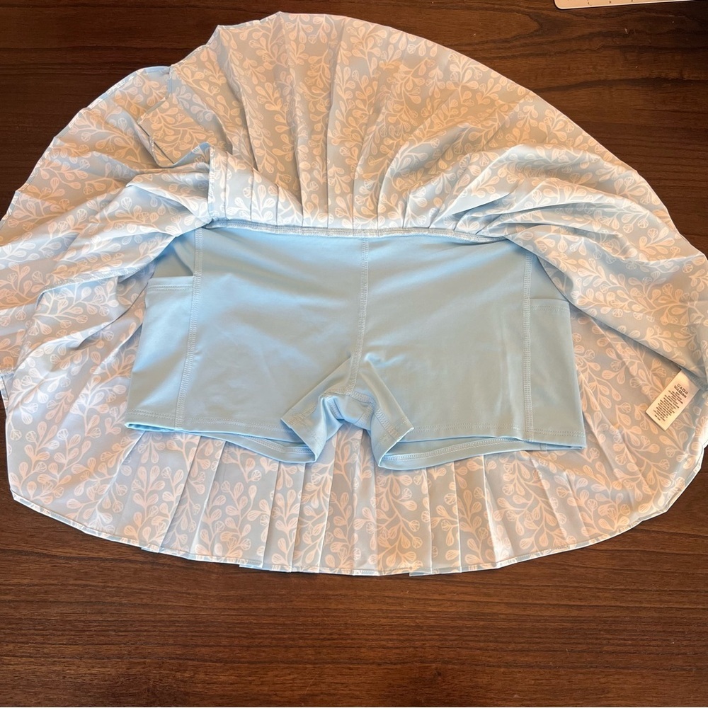 Sigrid Olsen Light Blue and White Leaf Pattern Mini Skort - Picture 5 of 8